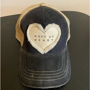 Adjustable hat, never worn